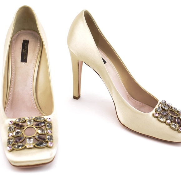 Louis Vuitton Shoes - LOUIS VUITTON: Beige, Jeweled Heels/Pumps